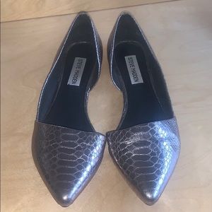 Metallic Snake Print Pointed Flats